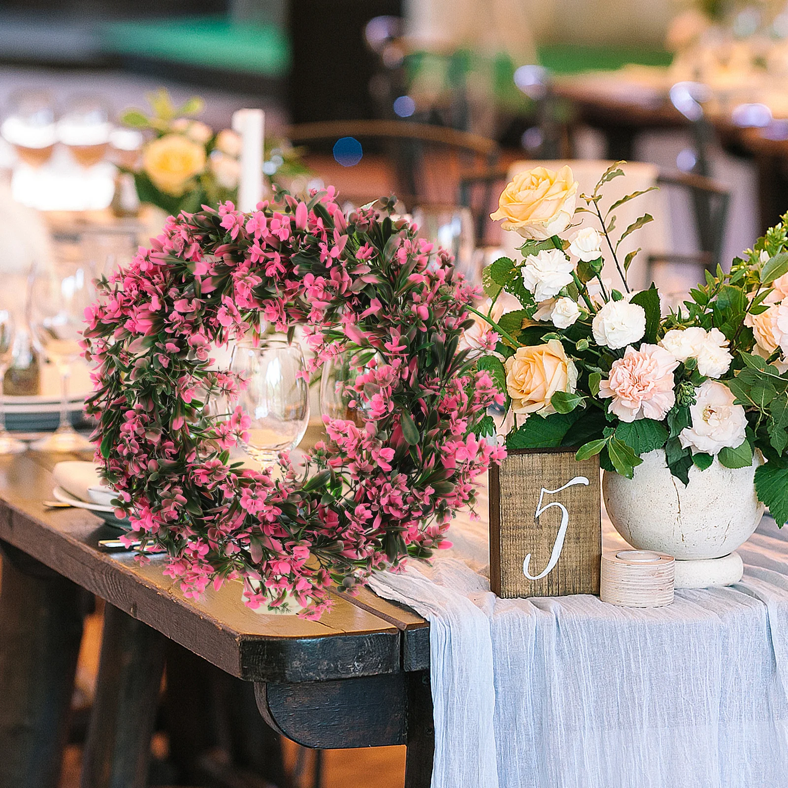 إكليل نبات اصطناعي ديكور ربيعي إكليل معلق من البلاستيك للباب الأمامي حديقة المنزل مهرجان حفلة جدار الباب ترحيب