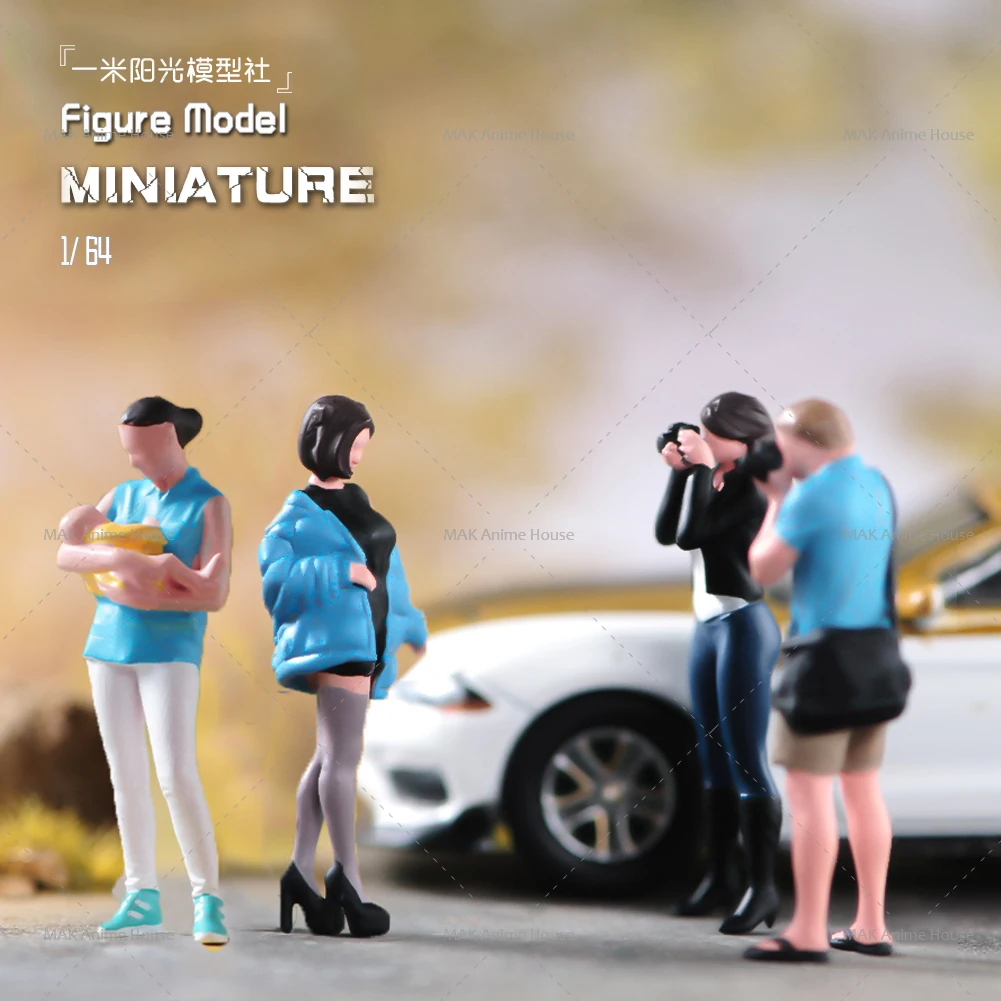 Miniatures Figures 1/64 Photographer Sexy Beauty Holding Baby Mom Model Creative Photography Scene Dolls Toy