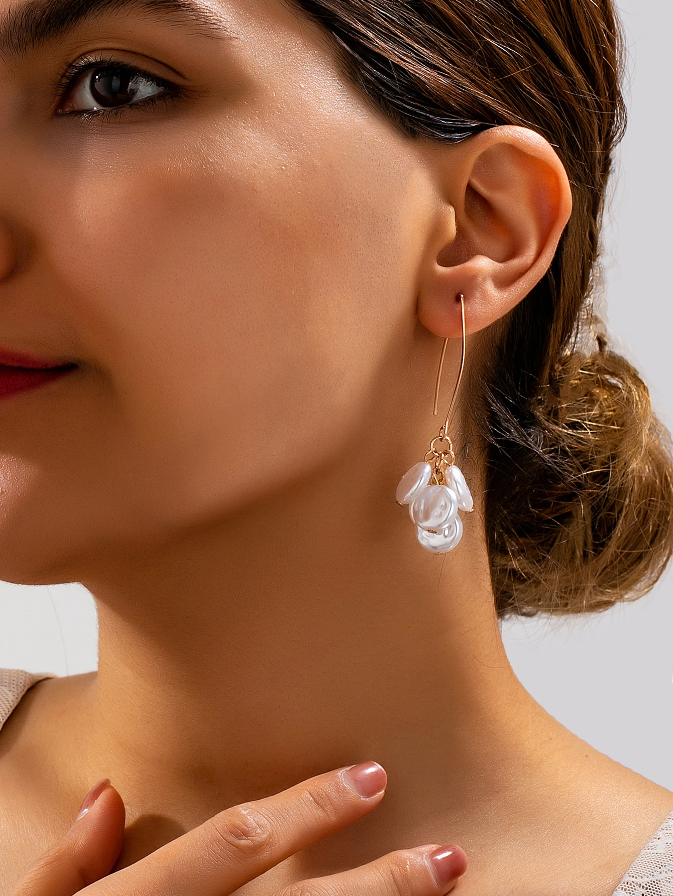 Gold-Colored Long Hook Cluster Baroque Imitation Pearl Earrings, Irregular Flat Imitation Pearl Tassel Earrings, Women's Beach Wedding Daily Gift Jewelry