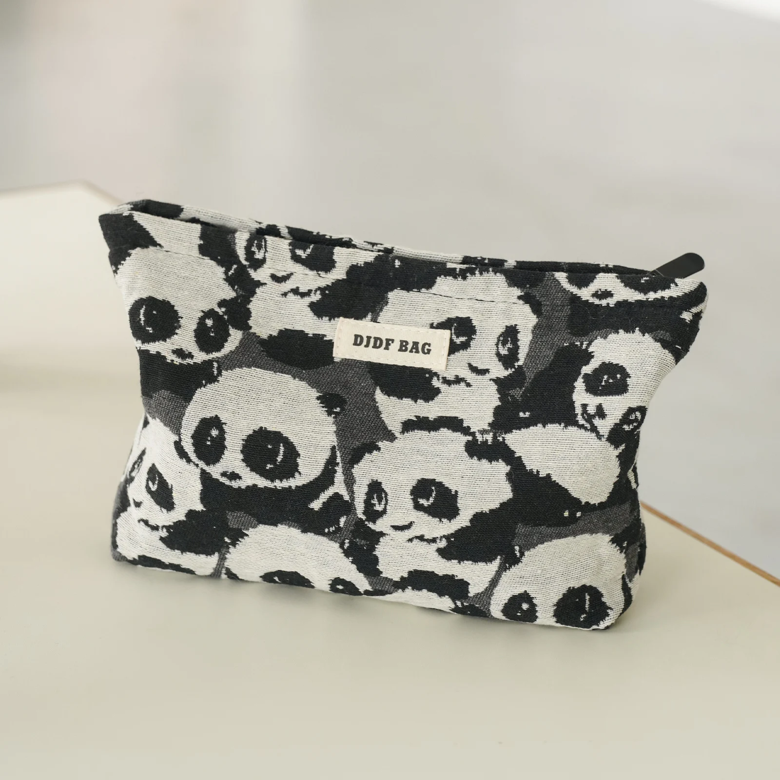 Women\'s Cosmetic Bag Black & White Panda Portable Lipstick Mobile Phone Cosmetic Storage Bag Commuter Clutch Travel Amenity Bag