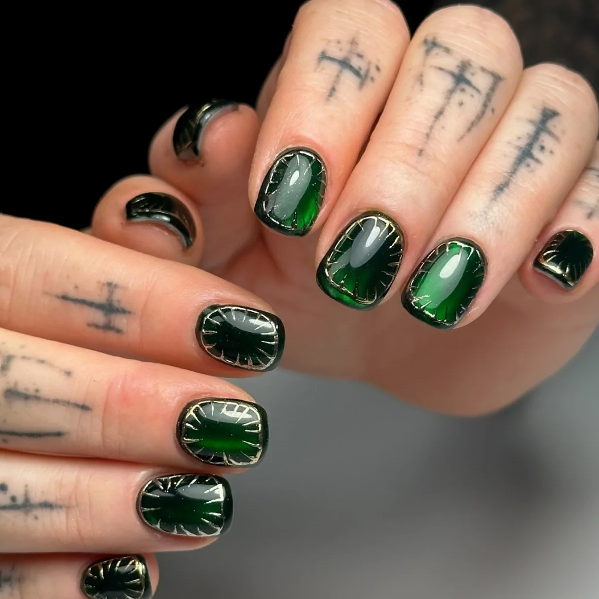 

24PCS Short Square Fake Nails Solid Color Premium Deep Green Autumn Winter Press on Nails European American Wearable False Nails