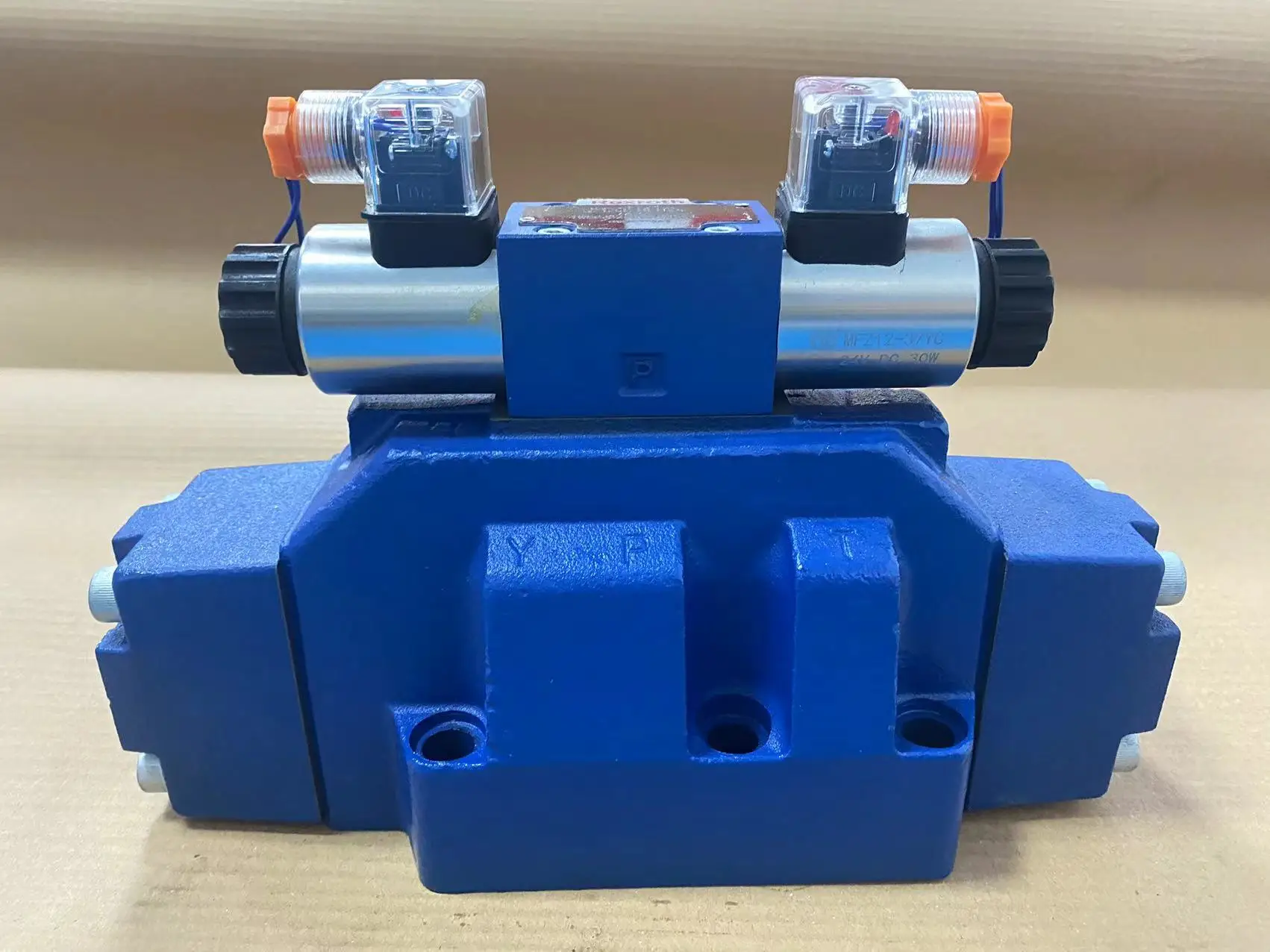 

20437164 Waterjet Head Directional Control Valve Assembly for Waterjet Cutting Machine