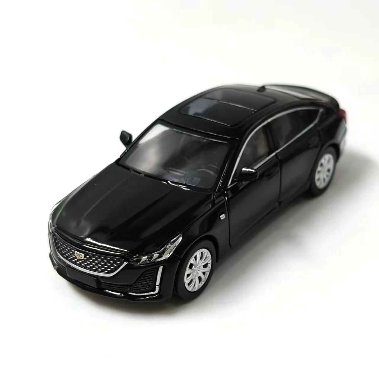 Cadillac CT5 1:64, haute Simulation, modèle de voiture en alliage métallique moulé, décoration de voiture, affichage, cadeaux de collection