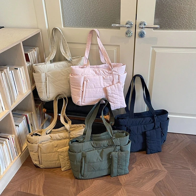 Khaki Space Padded Women's Shoulder Bag 2026 New Winter Handbag Large Capacity Travel Bag Portable Laptop Handle Bag Army Green