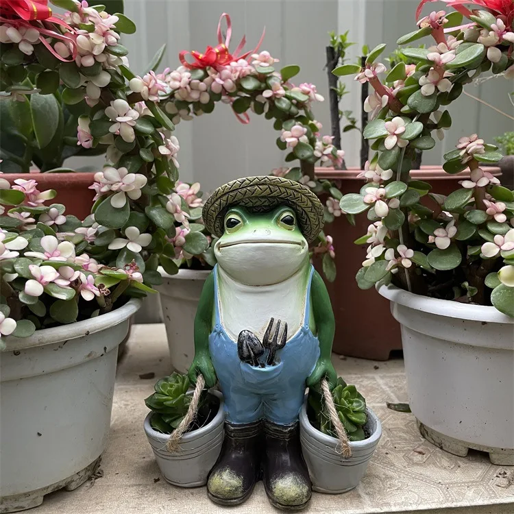 Cute Frog Yard Decor Resin Frog Succulent Flower Pot Creative Small Frog Figurine Planter for Indoor Outdoor Decoration Vase