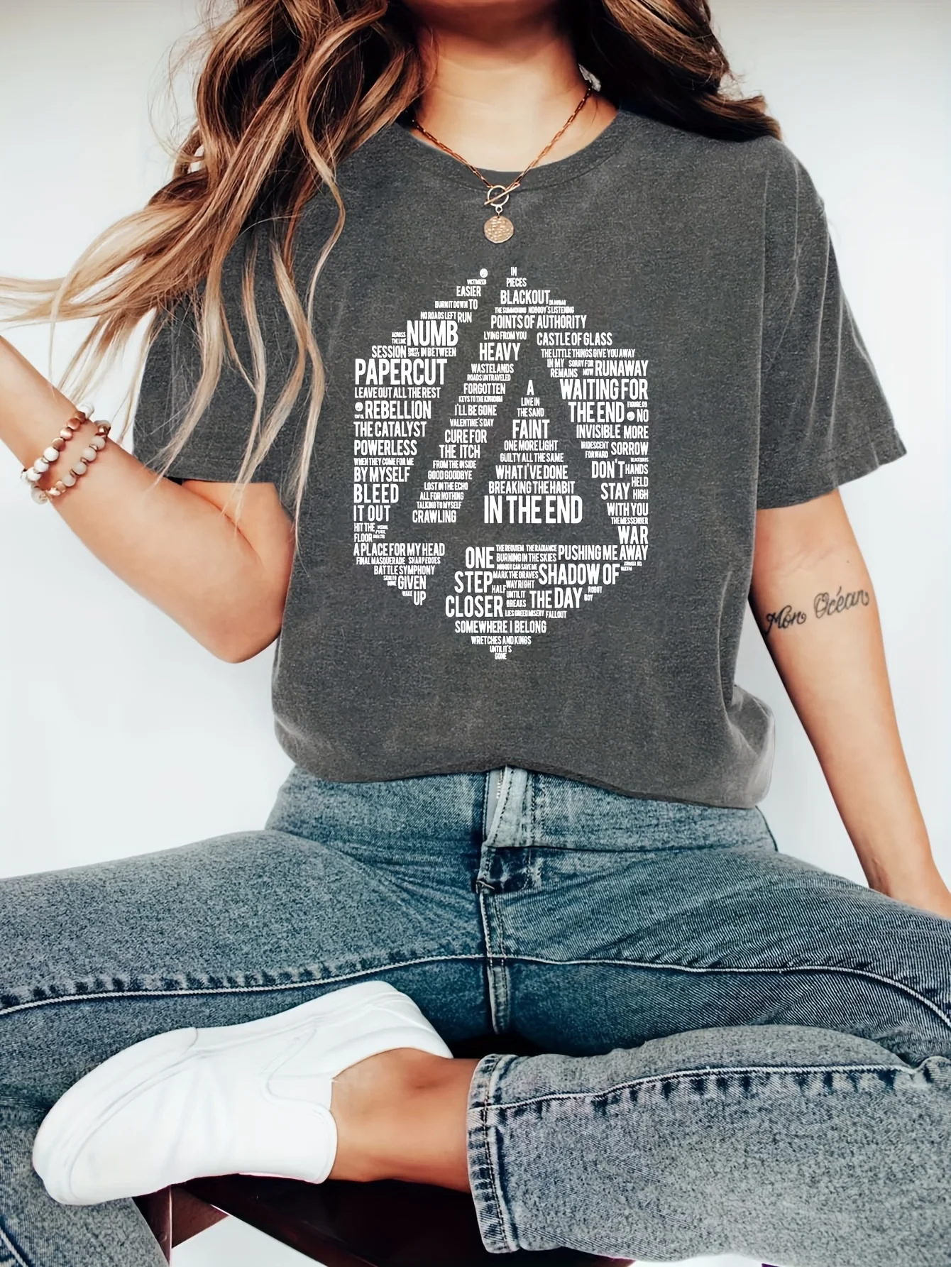 

Женская темно-серая футболка больших размеров с короткими рукавами, принт Linkin Park Song Titles, музыка — вдохновленная и модная