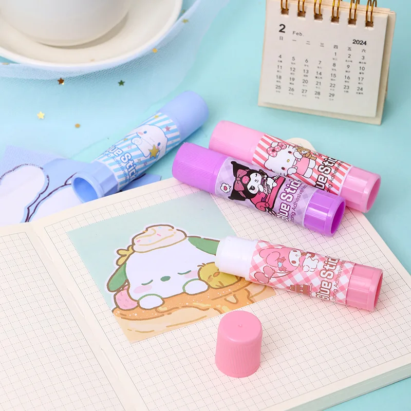 

4PC cute cartoon solid glue stick student DIY tool solid glue rotation out of glue white small 9g high viscosity
