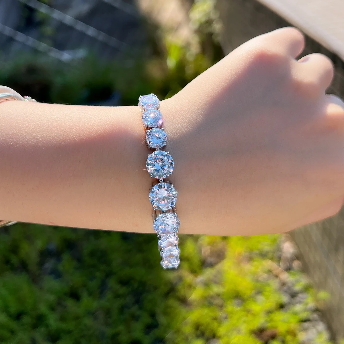 CWWZircons Luxury CZ Bridal Jewelry Silver Color Round Shape Big Cubic Zirconia Bracelets Bangles for Women Wedding Party S0078