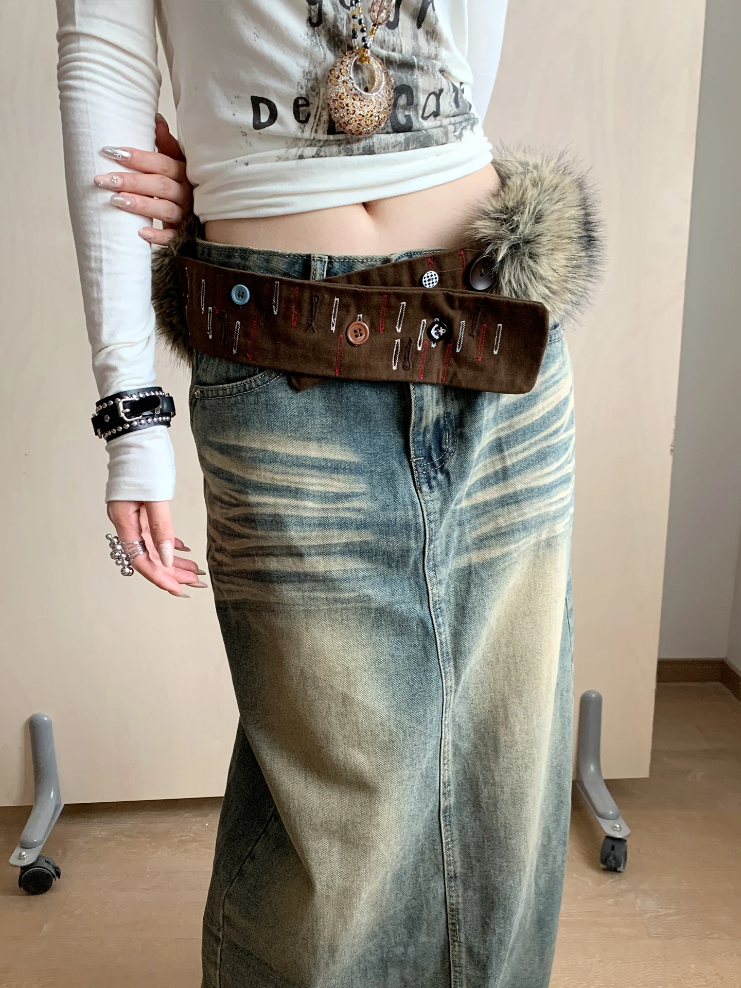 Retro Hand-Sewn Button Leather And Fur Wide Belt For Women Niche Y2K Hot Girl Style Brown Waist Cincher