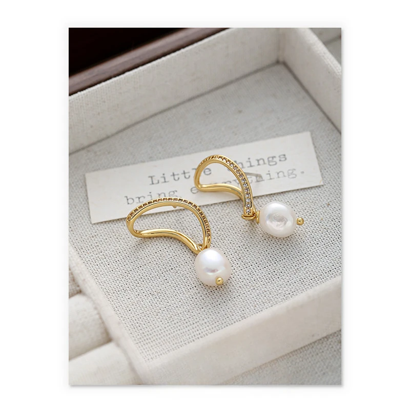 Brass plated 18K gold special-shaped design sense zircon exquisite simple earrings natural pearl light luxury 925 silver needle