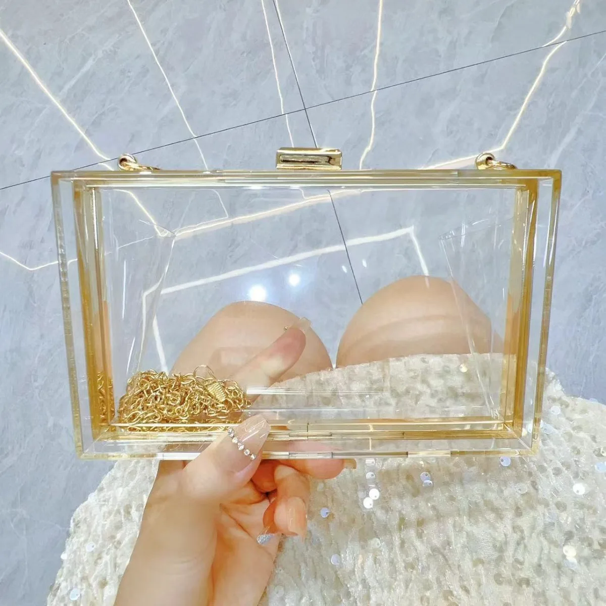 

2025 New Clear Acrylic Small Flap Shaped Bags Women Trendy Chain Shoulder Crossbody Bags Women's Niche Design Novelty Purse