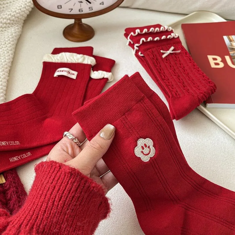 جوارب حمراء لاكي بدون خياطة - جوارب متوسطة الساق بتصميم على شكل فيونكة من Miu، هدية السنة الصينية الجديدة للنساء 2026 #4