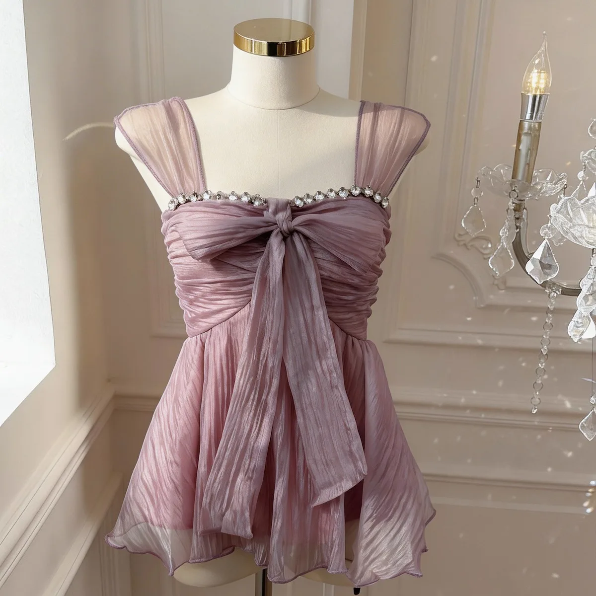 

Новый летний женский топ из шифона с кружевной отделкой и бриллиантовыми вставками, с завязками, в стиле Spicy Girl, модный, с эффектом утяжки на талии.