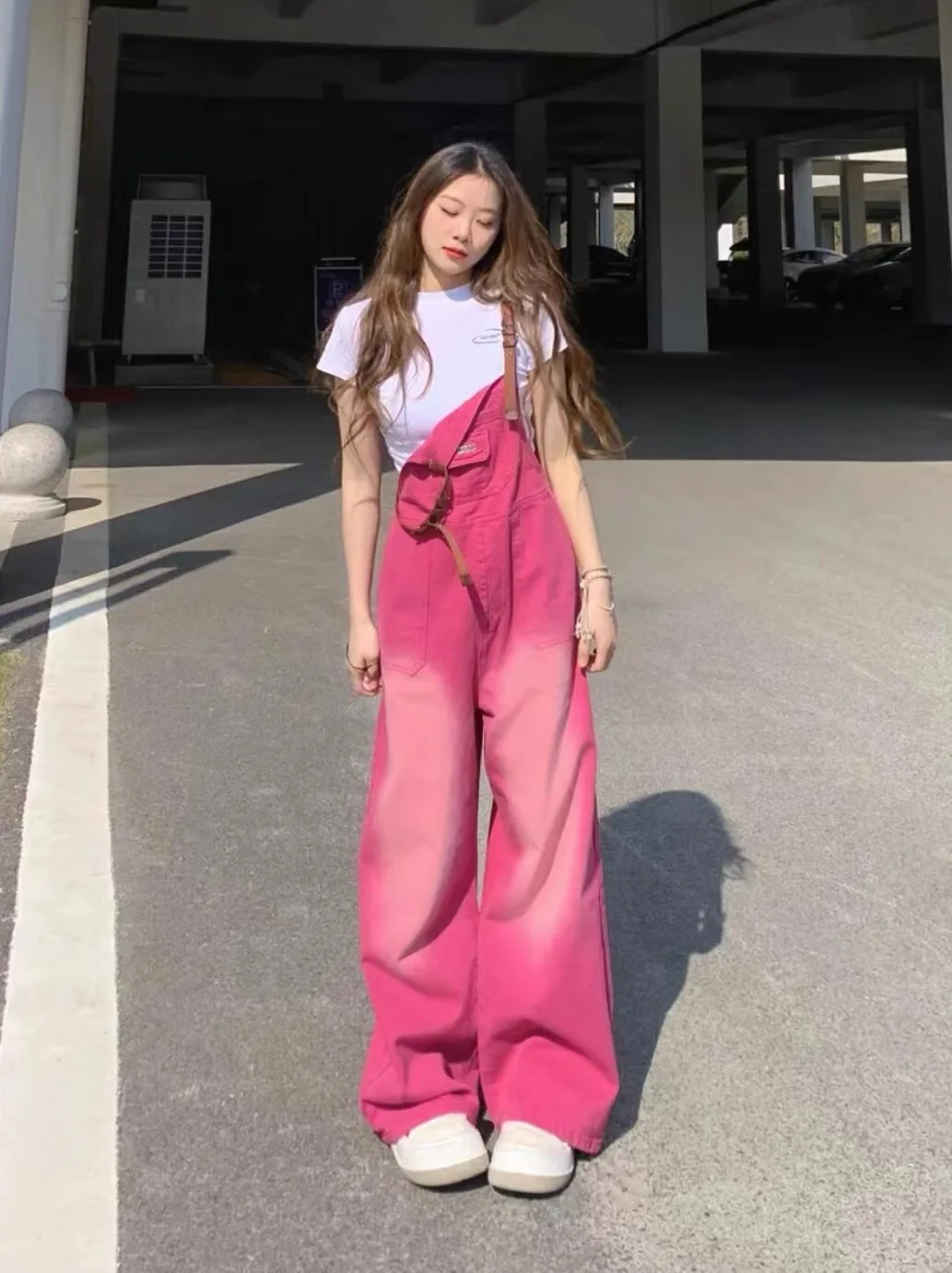 

Джинсовый комбинезон женский розового цвета, летний, свободный крой, прямые штанины, рабочая одежда, с высокой талией, длинные брюки, дизайнерские джинсы для стройного силуэта