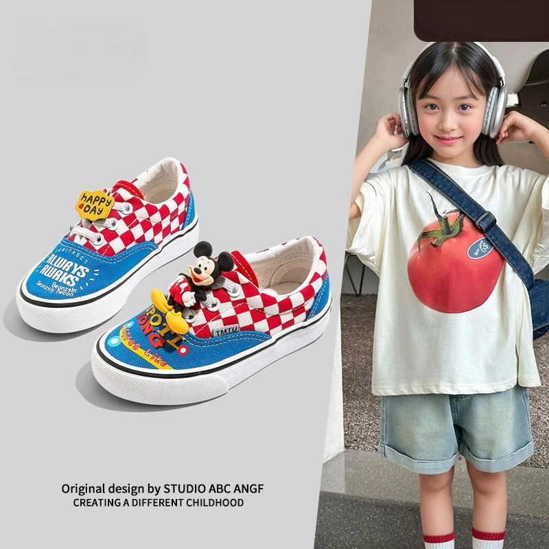 รองเท้าผ้าใบลายการ์ตูนมิกกี้เมาส์จากดิสนีย์ น่ารัก สไตล์นักเรียน ดีไซน์สร้างสรรค์ โดดเด่นไม่ซ้ำใคร เหมาะสำหรับฤดูใบไม้ผลิและฤดูใบไม้ร่วง ใส่ได้ทั้งชายและหญิง แฟชั่นทันสมัย รองเท้าสเก็ตบอร์ด ของขวัญสุดพิเศษ