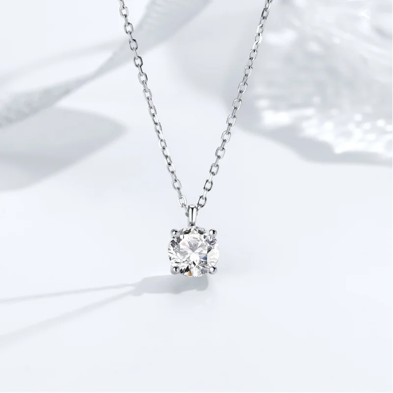 

Sterling Silver S925 Clamoissanite Necklace High-end Fashion Design Simple Classic Pendant Necklace