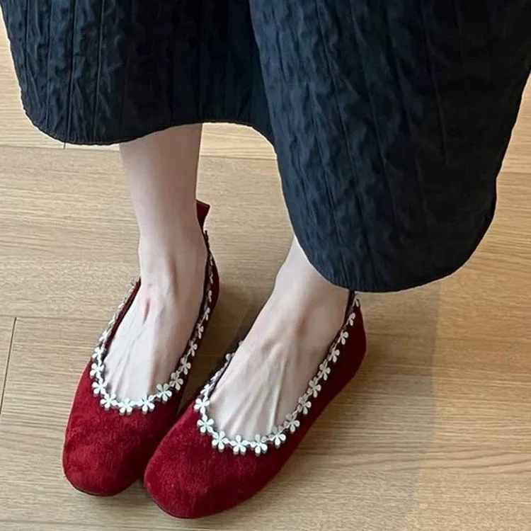 

Women's Slip-Ons with Shallow Vamps & Flora Retro-Style Everyday Casual Lazy Shoes, Ideal for Both Daily Wear and Wedding