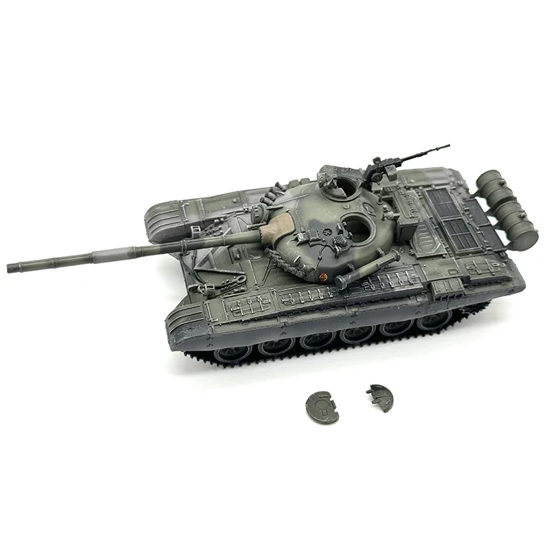 

Модель основного боевого танка T72 в масштабе 1:72 из пластика в Восточном Германии