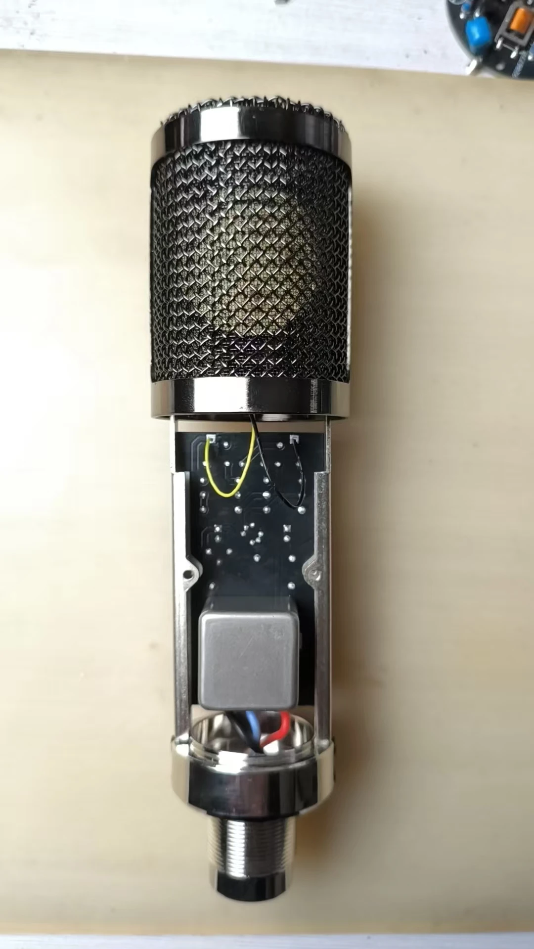 New TF11-FET capacitor microphone, suitable for broadcasting, podcasts, string instruments and acoustic instruments recording.