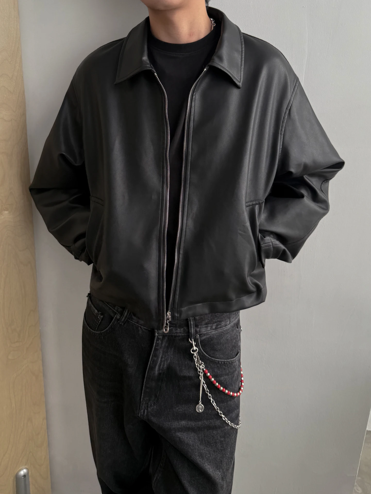 

Мужская красная внутренняя осенняя верхняя одежда из широкого кожаного тюнера в американском стиле ретро с откидным воротником для подростков