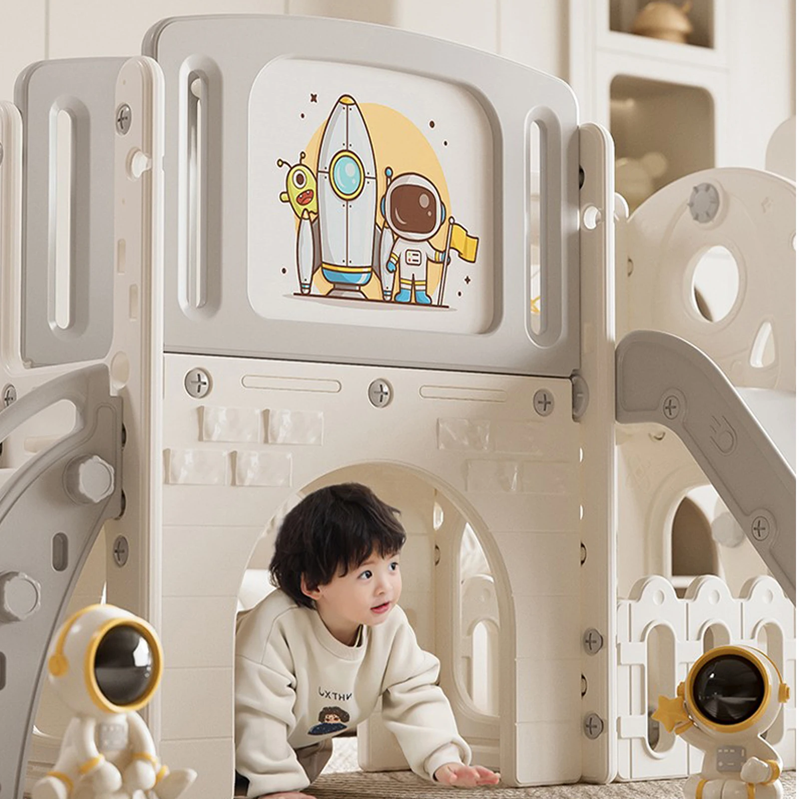 Babyrutsche Kleinkind Rutschfeste Sicherheitsgeländer Innenbereich Wohnzimmer Spielzeug für 1-3 Jahre Alte, Kinderrutsche mit Schaukel und Basketballkorb