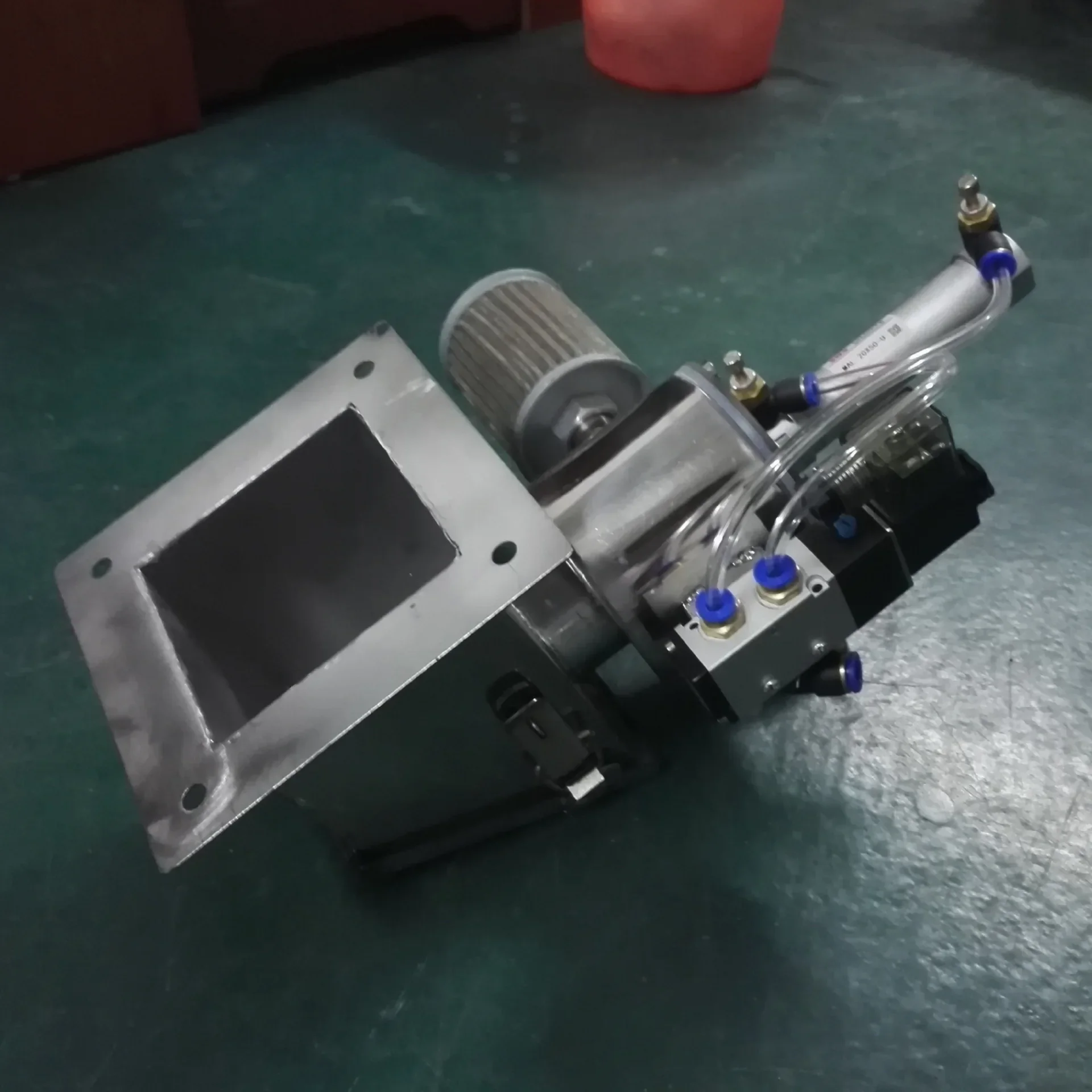 Supply evacuation device  molding machine accessories 1.5 inch extruder suction box with flange