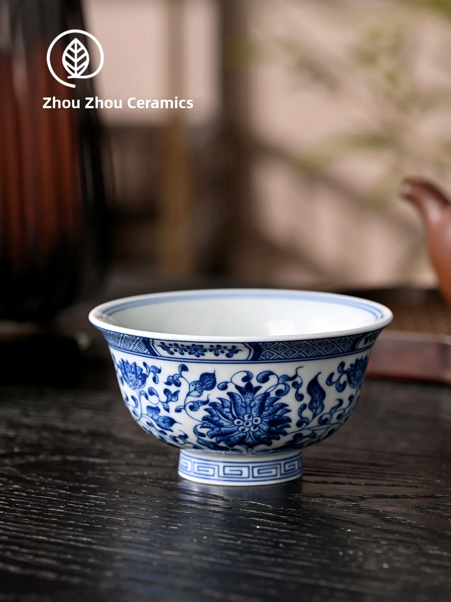 Jingdezhen Qi Cheng Tang Gongfu Cerc Tea Cup Handmade High-End Gift Cup Lotus Pattern Pred Handle Owner Cup