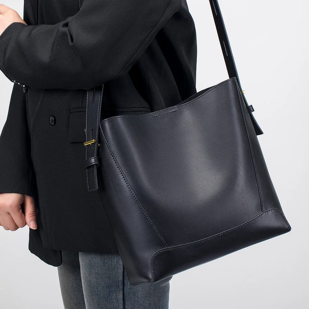 Lady Tote Bag Genuine Leather Women's Bag Cowhide Texture Bucket Bag Exquisite Large Capacity Shoulder Crossbody Bag Women