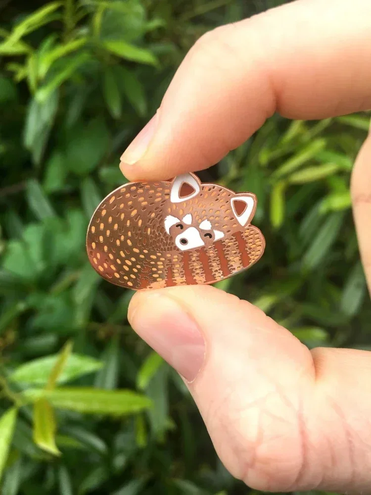 دبوس المينا الباندا الأحمر ، شارات طية صدر الحيوان ، هدية المجوهرات