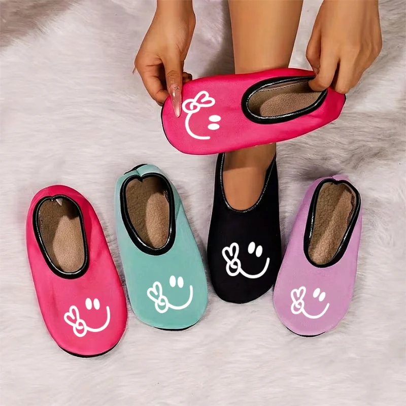 

Четырехсезонные носимые пары с мультяшным птичьим принтом и тонкой бархатной подкладкой, дышащие, высокоэластичные, противоскользящие тапочки для пола.