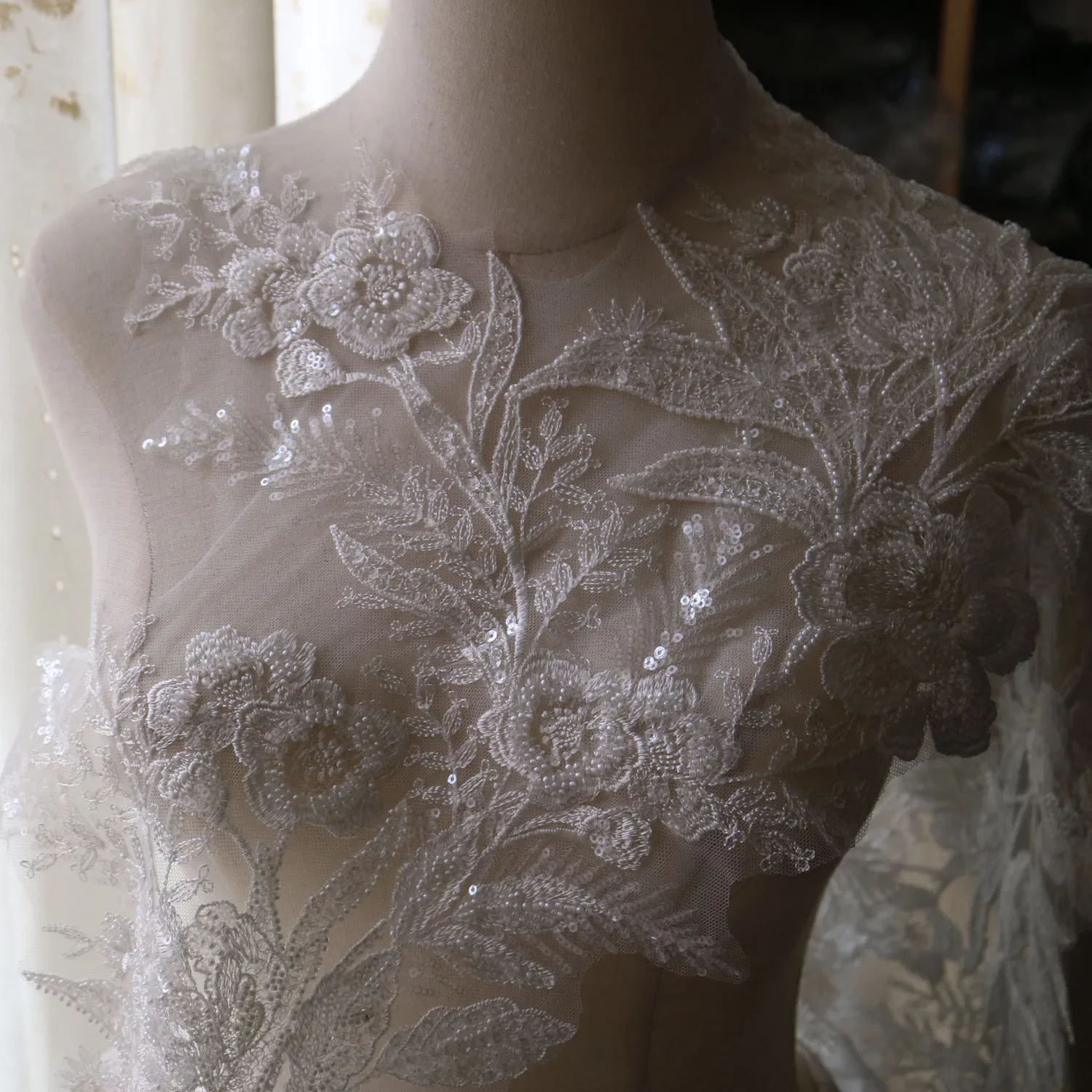 1yard luxury beaded embroidery lace appliques for wedding dresses sewing Rhinestone applique patches  parches ropa