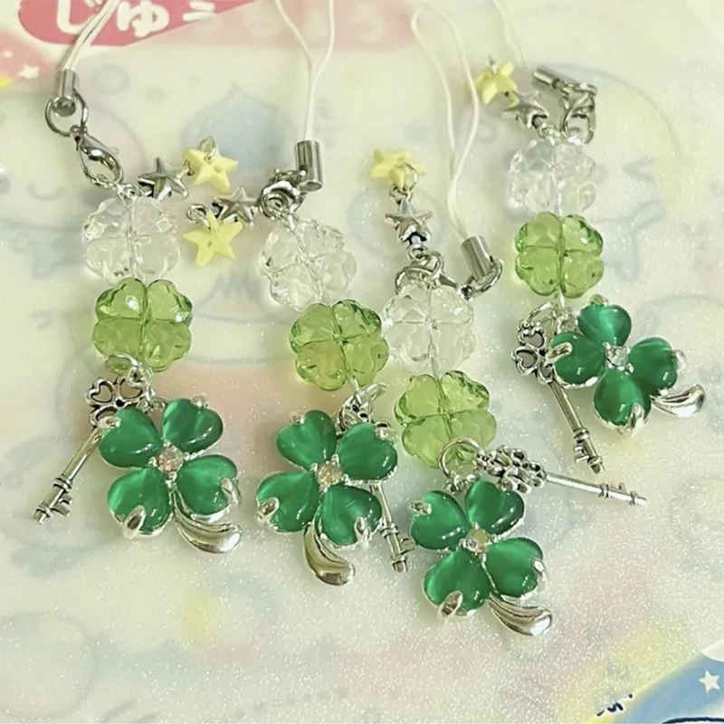 Lucky Clover kralen mobiele telefoon ketting Gouben kaart boek hanger tas charmes schattig meisje rugzak hangende ornamenten