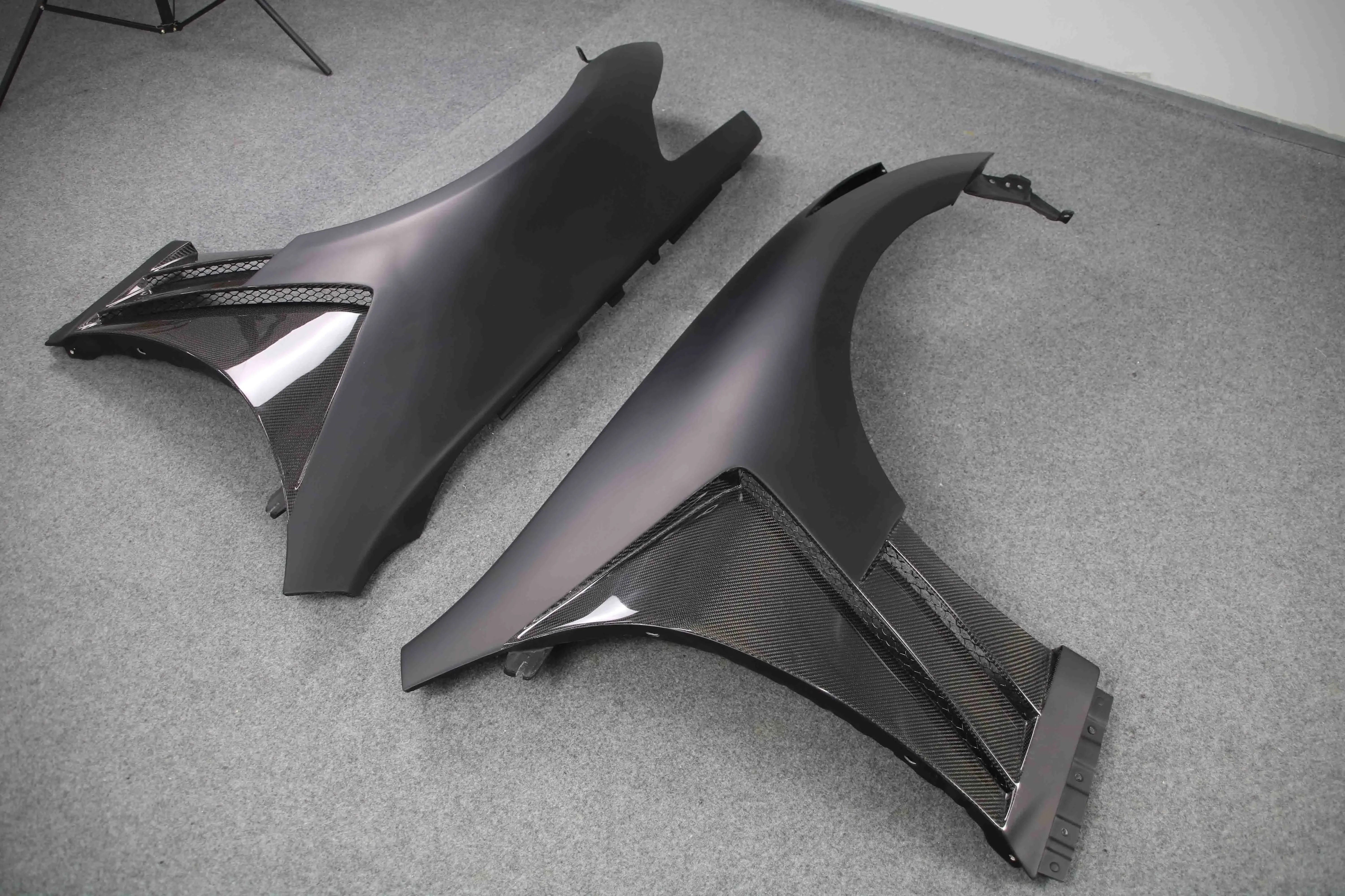 OEM Style High Quality Carbon Fiber Side Fenders for G37 Infiniti Perfect Fitment