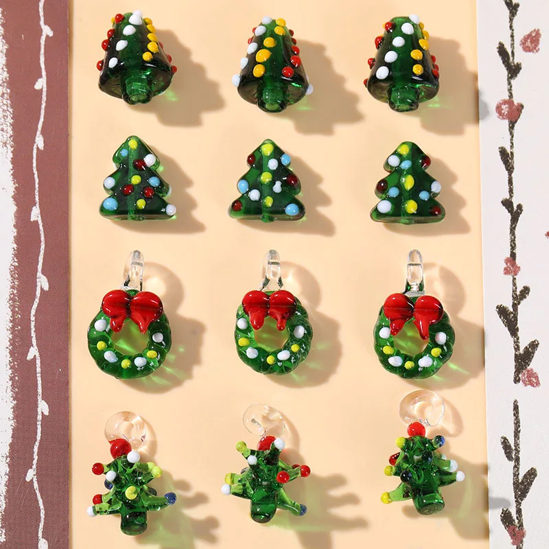 

2 шт. Рождественские Цветные глазурованные Мультяшные бусины, Рождественская елка, снеговик, лось, носки, свободные бусины для самостоятельного изготовления ювелирных изделий, аксессуары