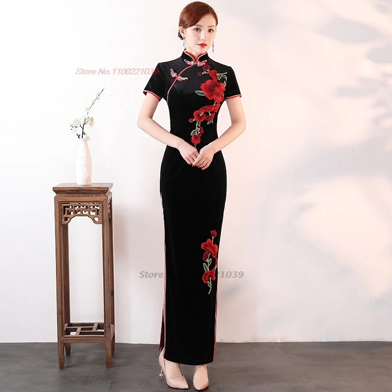 2025, traditionelles chinesisches Vintage-Kleid, verbessertes Cheongsam aus Samt, nationale Blumenstickerei, Bühnenaufführung, Bankettkleid