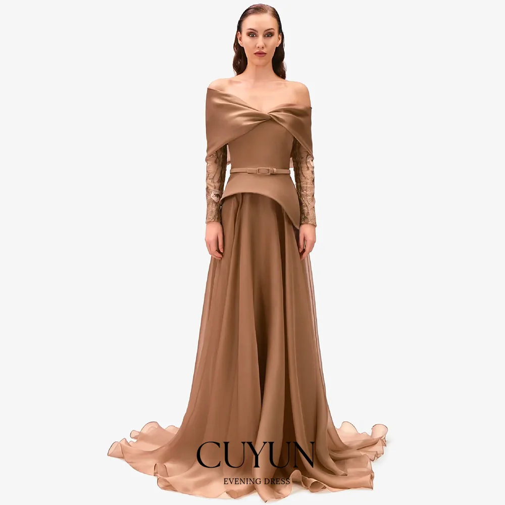 CUYUN ライトブラウン女性イブニングドレスオフショルダーレース長袖ウエディングパーティードレスカスタマイズされたゲストウェディングパーティードレス
