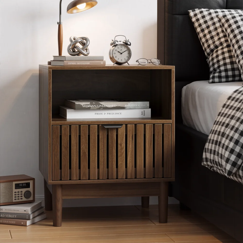Mid-Century-Nachttisch aus Walnussholz mit Lattenrost und einer Schublade, 45×39×56,5 cm