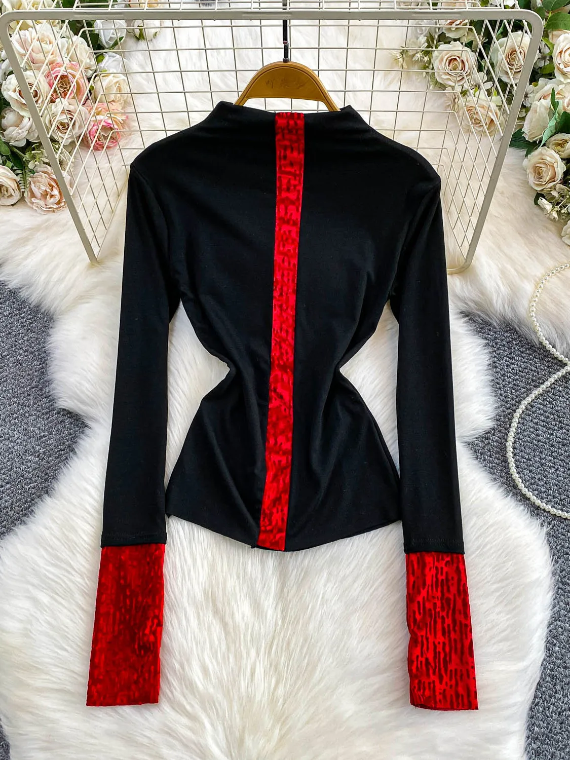 

Women's Black Gothic O-Neck Emo Patchwork T-shirt Aesthetic Y2k Gyaru Tee Top Vintage Long Sleeve T-shirts 2000s Clothes Spring