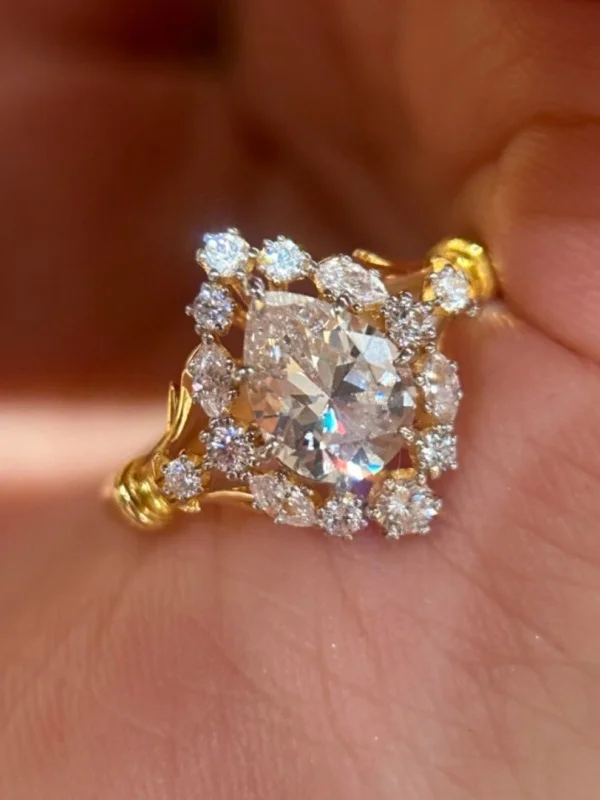 

Gold Plated Zirconia Hollow Drop Ring for Women Ele Design High End Feeling Faionable Jewelry Accory