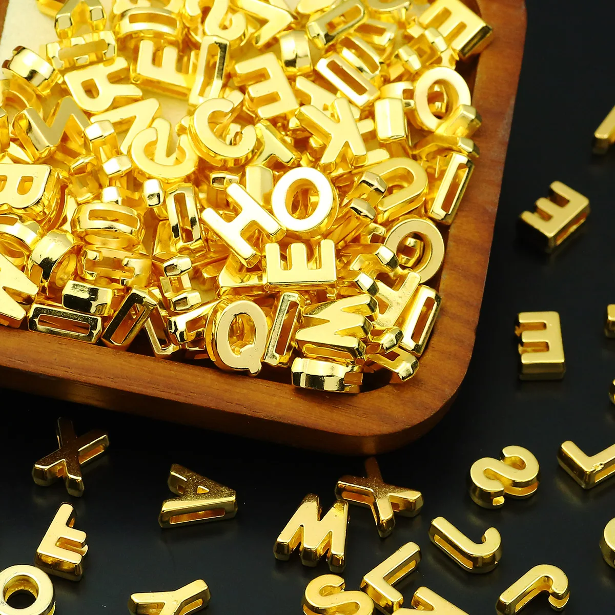 الحروف الإنجليزية شكل الاكريليك الذهبي فضفاض الفواصل الخرز لصنع المجوهرات اليدوية سوار ذاتي الصنع إكسسوارات عقد 78 قطعة #3