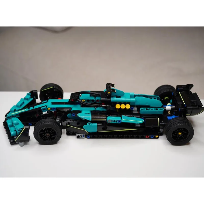 

MOC-224295 New 90s Iconic F1 Sports Car Racing Blocks Model 495 Parts MOC Creative Boys Kids Birthday Building Blocks Toy Gifts