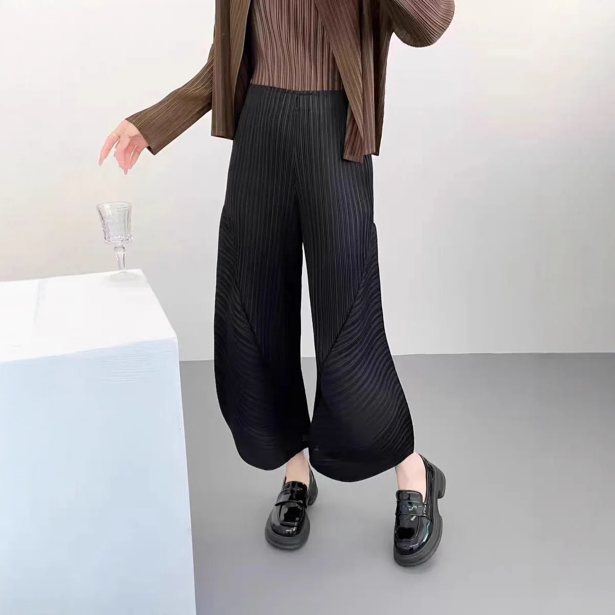 Miyake Fold 2025 New Casual Fold Pants for Women, Elegant Irregular Shaped Pants, Crimson Nine Point Micro Horn Wide Leg Pants