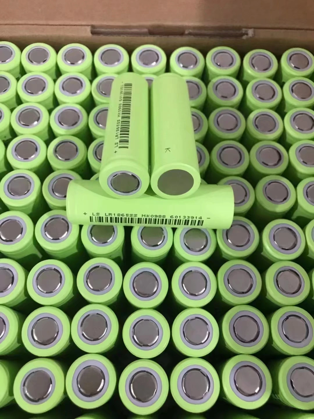 Bulk in vendita batteria lishen agli ioni di litio 2600mah 3.6v 18650