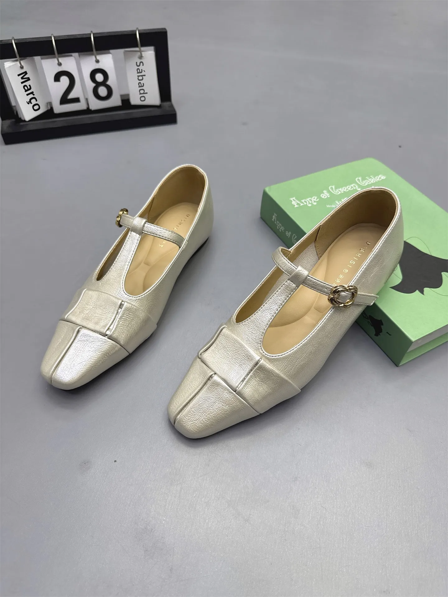 chaussures-plates-mary-jane-a-bout-carre-rehaussantes-nouveau-style-d'ete-polyvalentes-petites-chaussures-en-cuir-pour-jupes