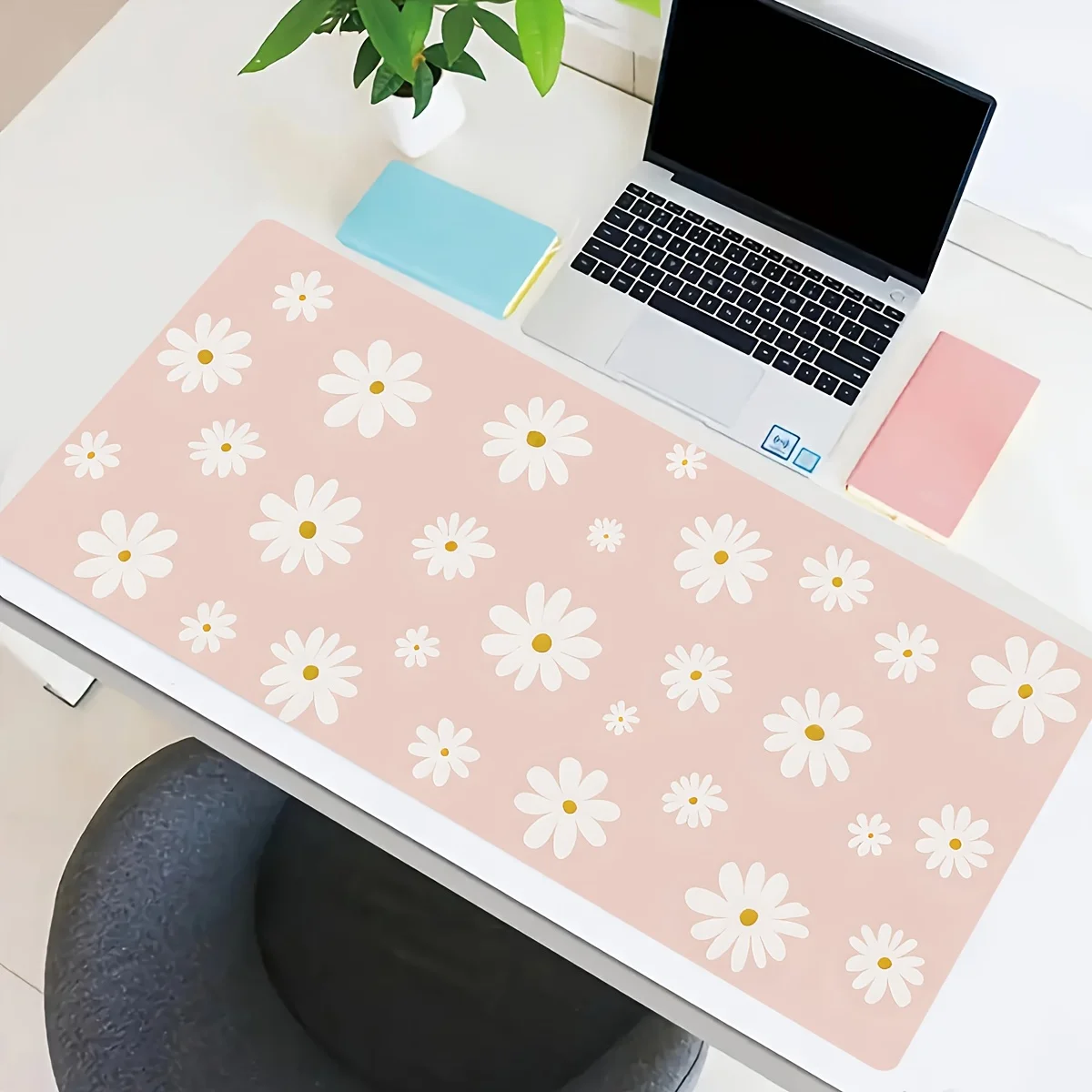 CIFBUY Large Gaming Mouse Pad, Spacious Lily Fun Thick Non-Slip Rubber Desk Mat, Washable Office Home Workstation Accessories