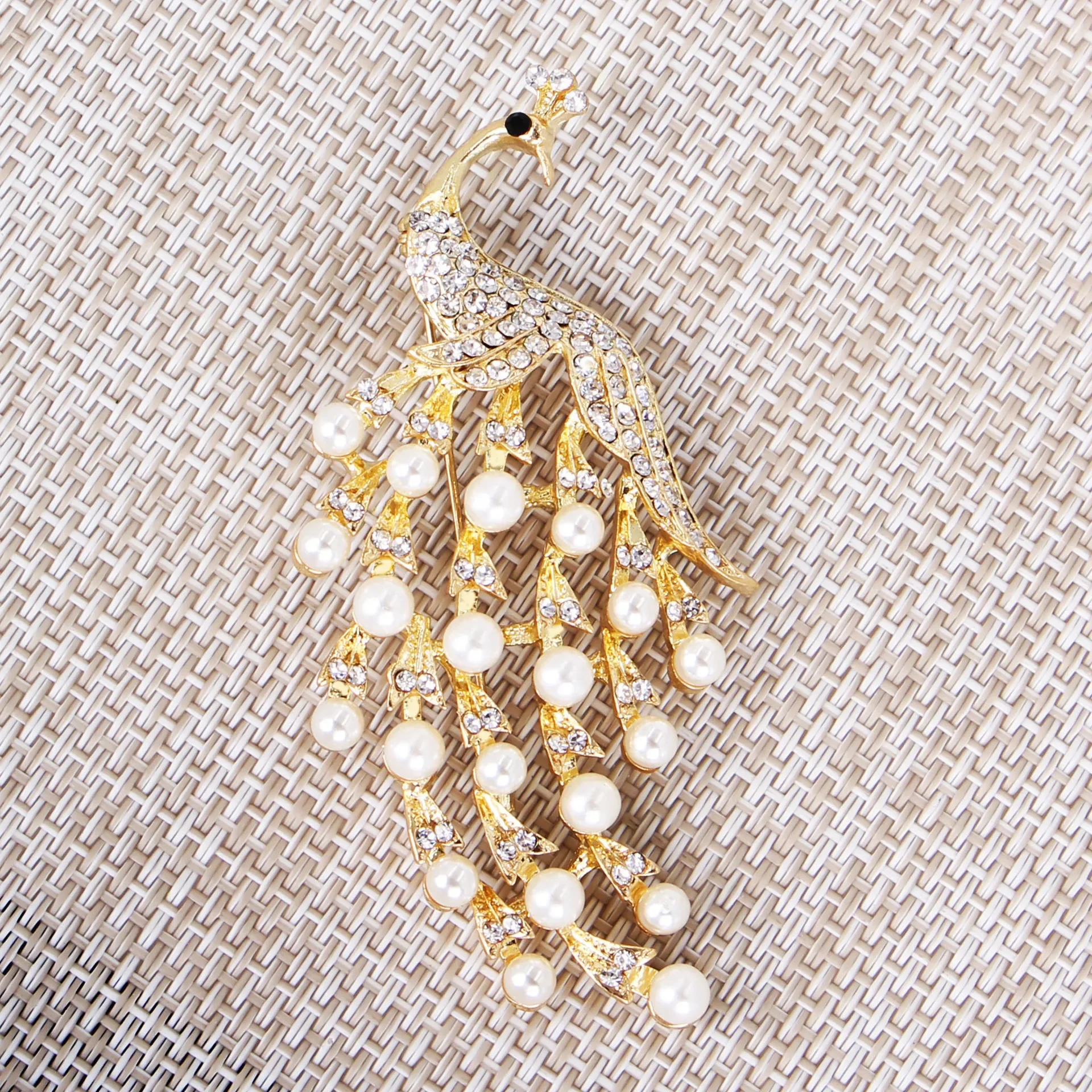 New 1pcs Peacock Screen Pearl Brooch Pin High-grade Diamond Animal Brooch DIY Clothes Scarf Accessories