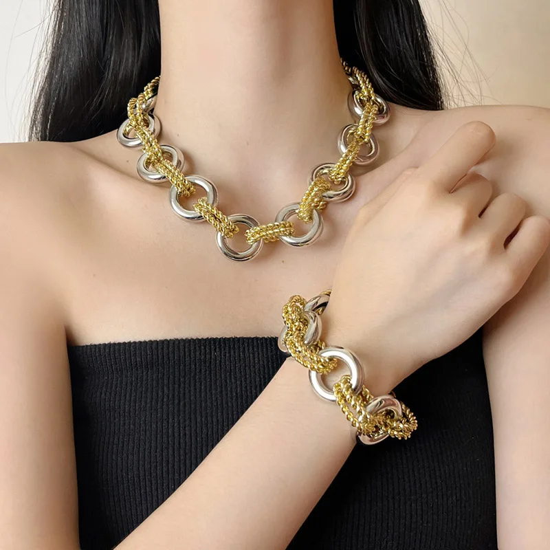 

European and American Fashion Ring Splicing Titanium Open Bracelet Necklace Luxury Two-Piece Set.