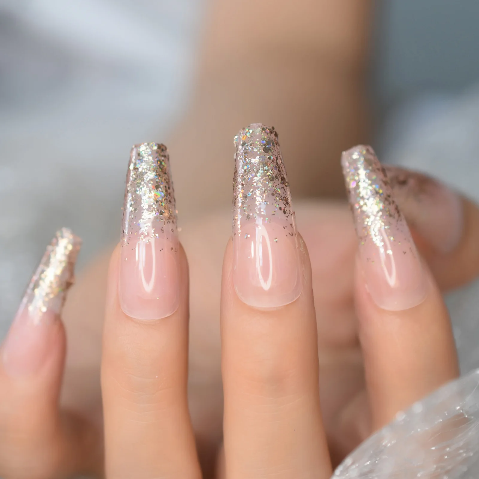 unghie super lunghe bara XXL manicure con top glitter dorati stampa sulle punte delle unghie unghia nuda