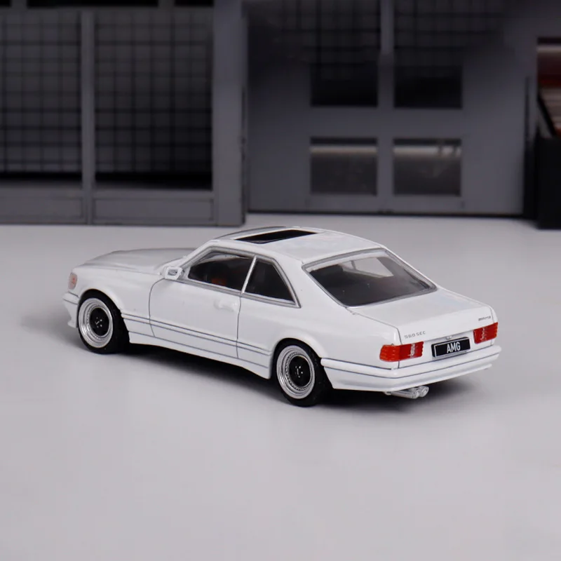 1:64 Scale Diecast Alloy Mercedes Benz AMG 560SEC W126 RM Toys Cars Model Classics Nostalgia Adult Gifts Souvenir Static Display