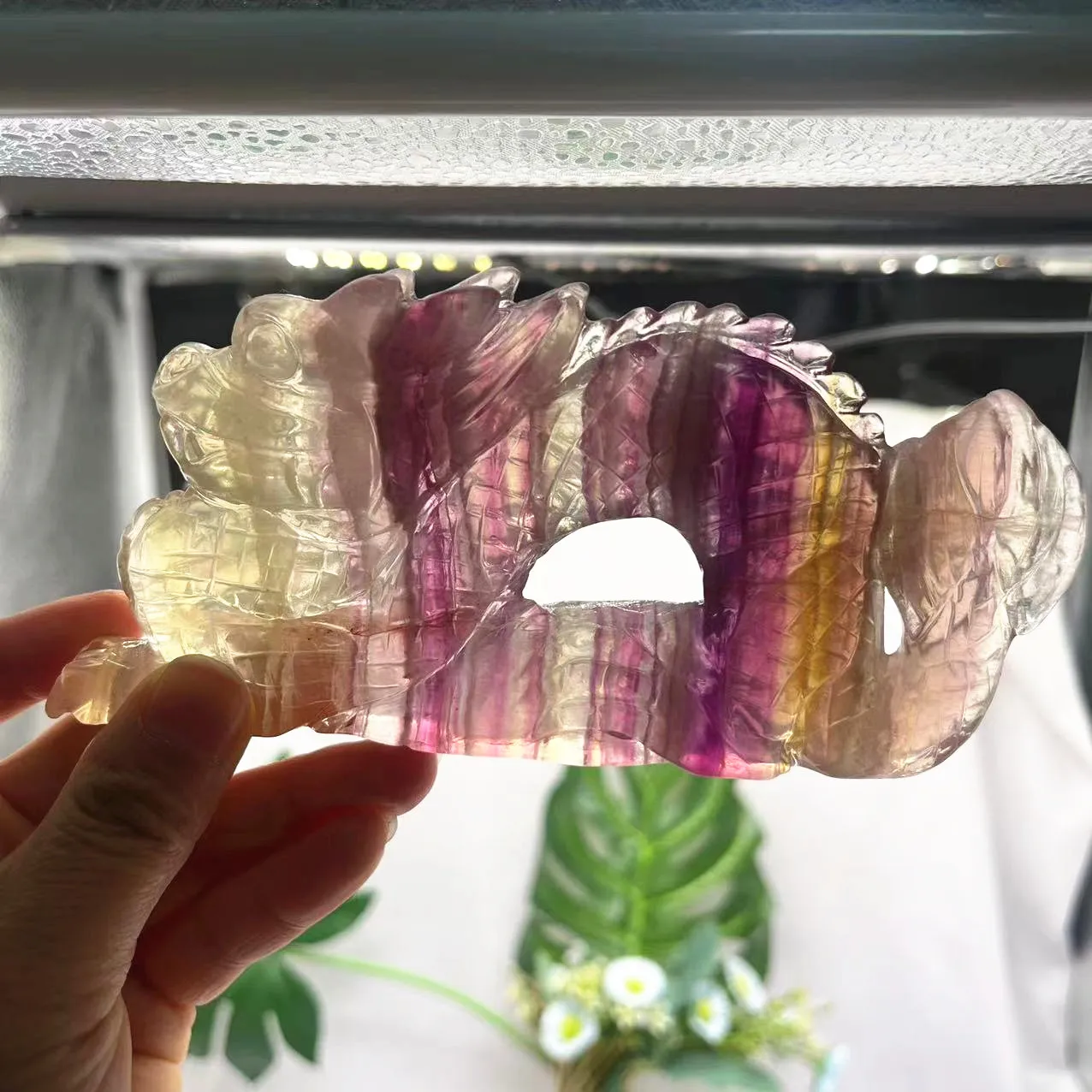 Großhandel Bulk Crystal Carving Rainbow Fluorite Dragon Handgeschnitzte Crystal Animal Carving